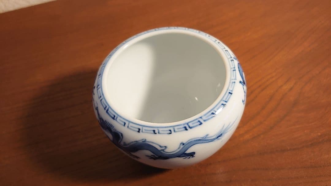李朝　李朝白磁　白磁　白磁壺　香炉　アンティーク白磁　蔵出し　龍の図　１客