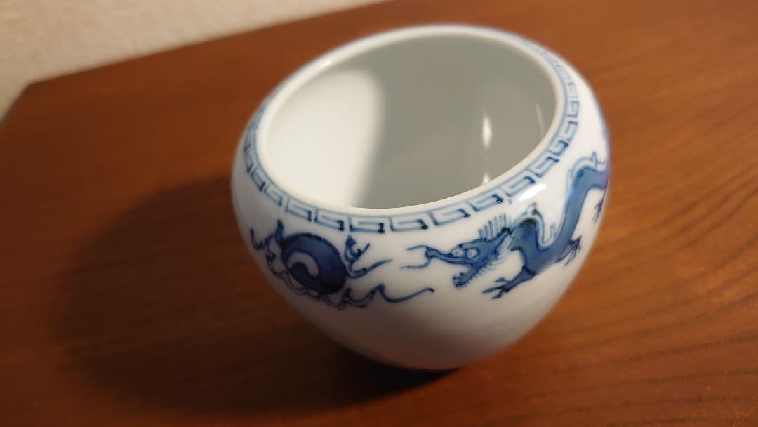 李朝　李朝白磁　白磁　白磁壺　香炉　アンティーク白磁　蔵出し　龍の図　１客