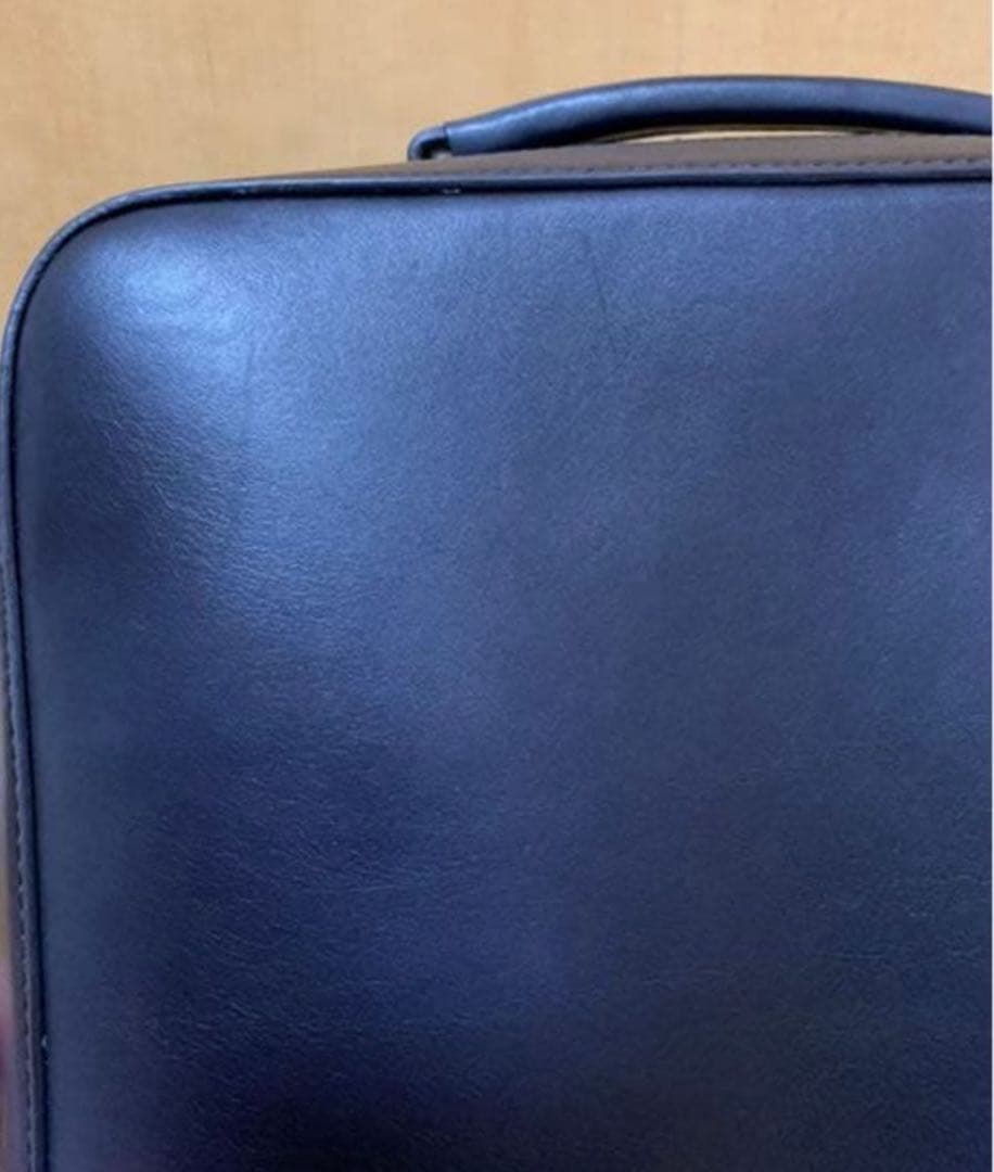 マザーハウス　アンティークスクエアバックパック黒