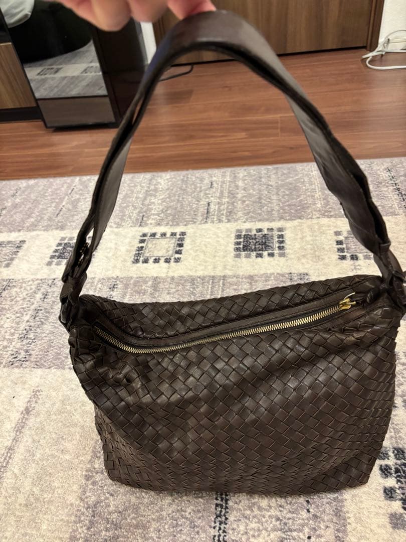 ボッテガべネタ　イントレチャートショルダーバッグ ダークブラウン‼️ お買得品‼️
