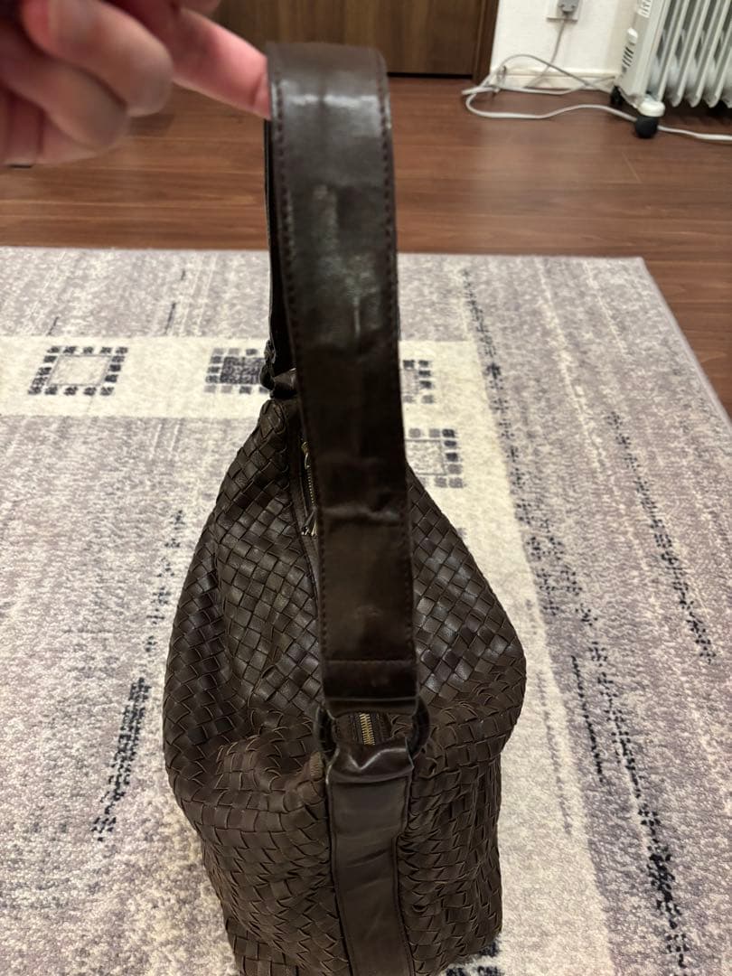 ボッテガべネタ　イントレチャートショルダーバッグ ダークブラウン‼️ お買得品‼️