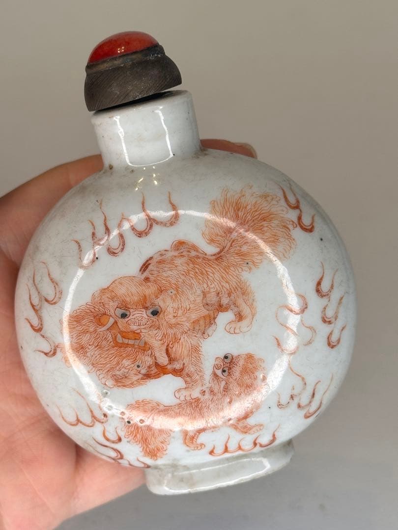 希少品 ！中国 赤絵 獅子文 鼻煙壺 乾隆年製底款 時代物 骨董品 コレクション