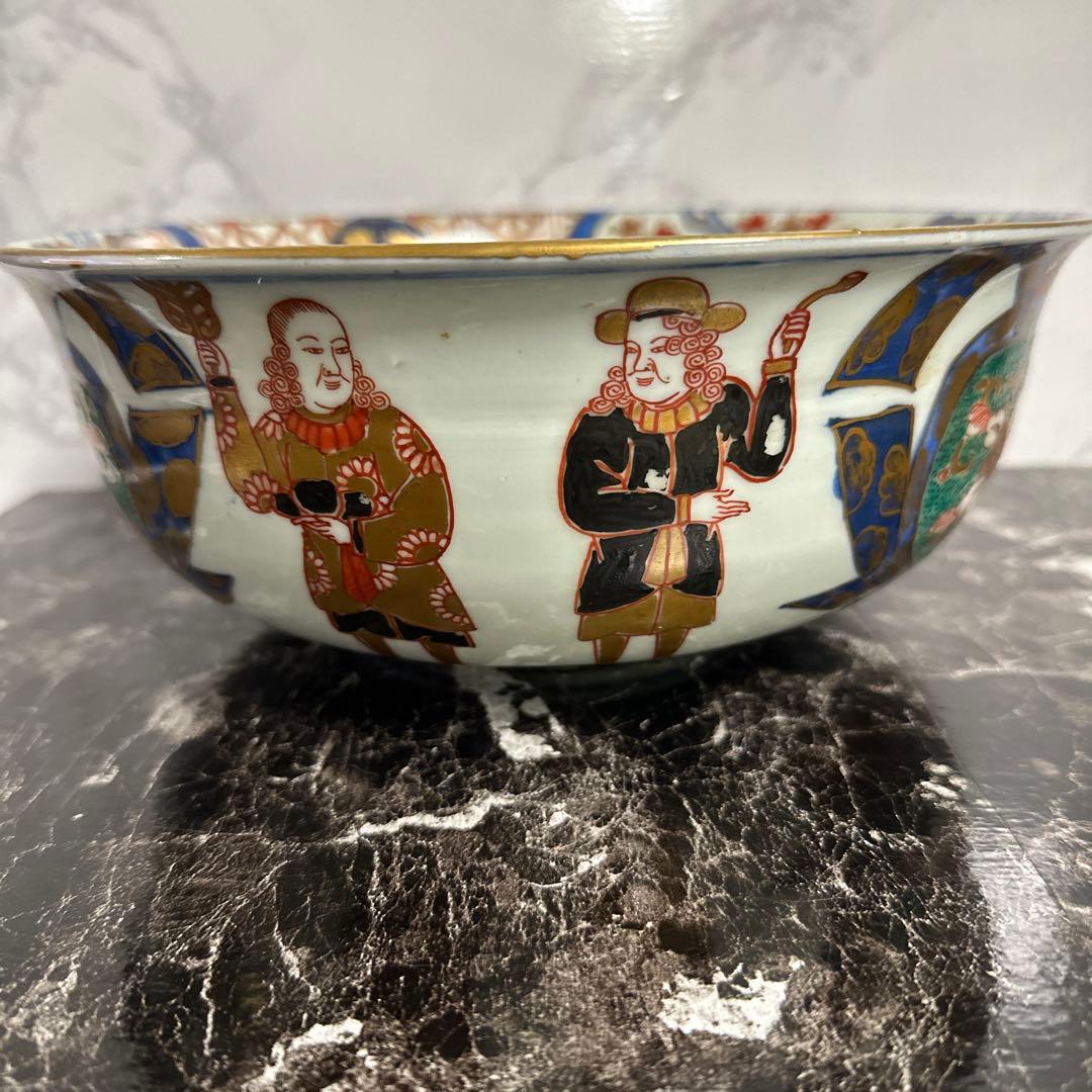 古伊万里、南蛮人物、染錦大鉢。箱付き。無傷。