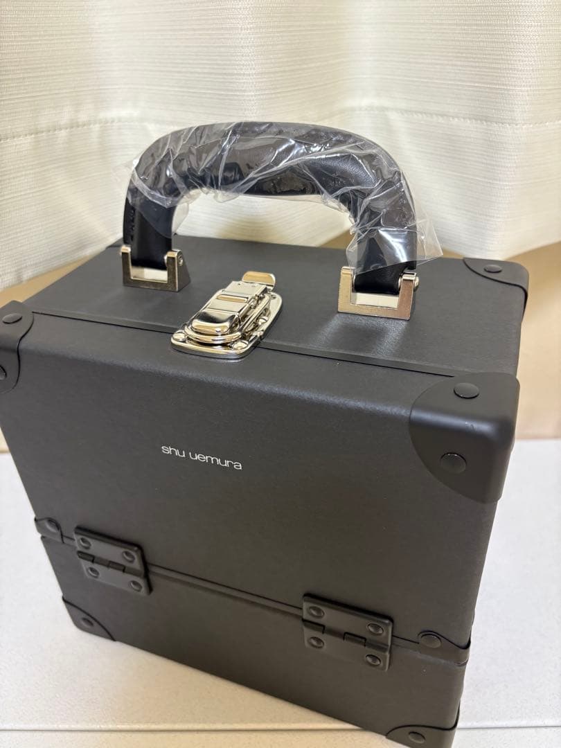 flu　シュウウエムラ　メイクアップボックス　ミニ