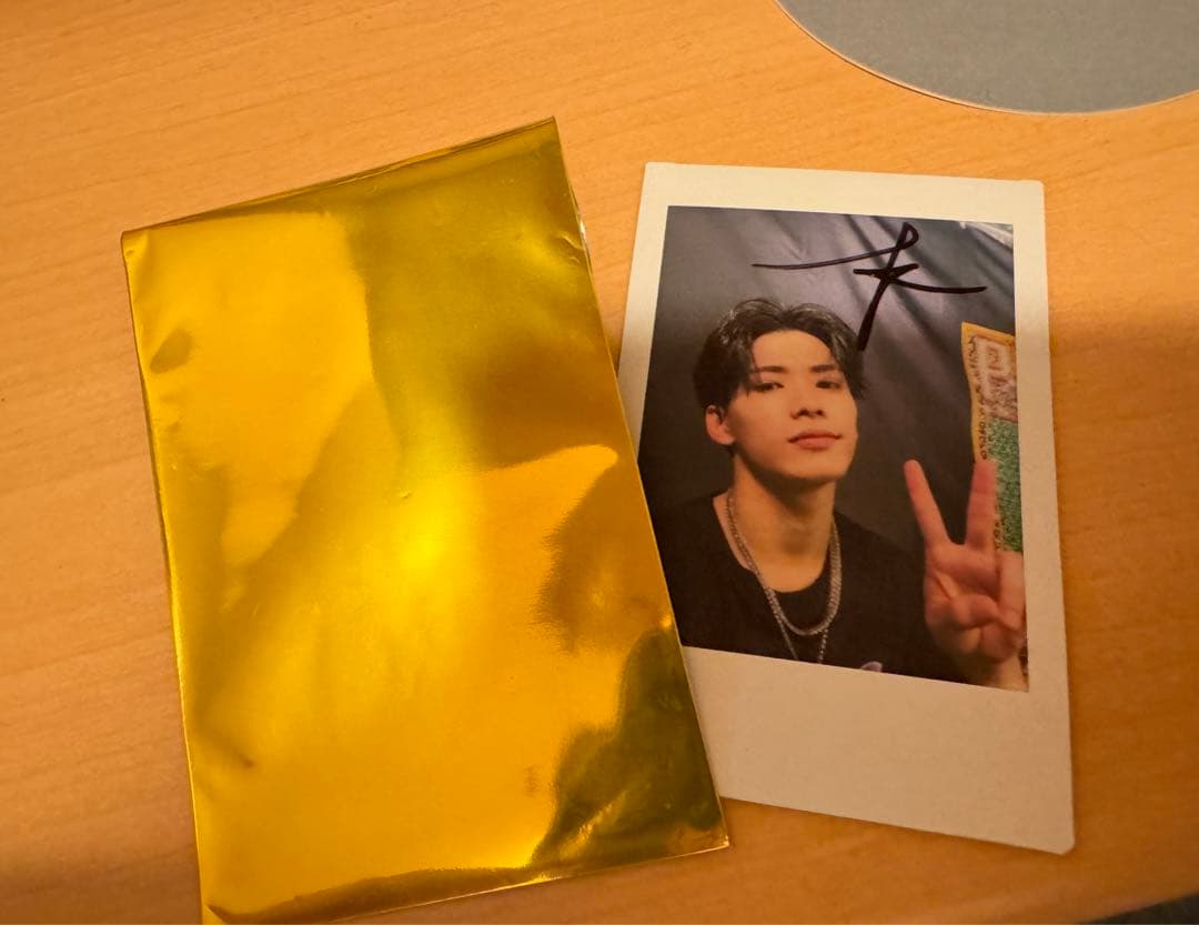 d*9様 小波津志 サイン入りチェキ