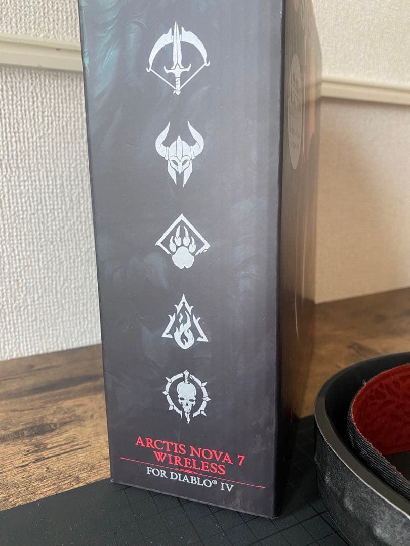 SteelSeries Arctis Nova 7 Wireless 限定版