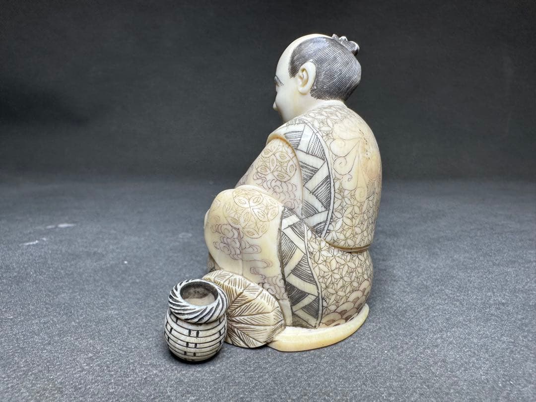 極上　天然素材　置物　根付　　アンティーク　和彫　骨董　飾り物　古美術品