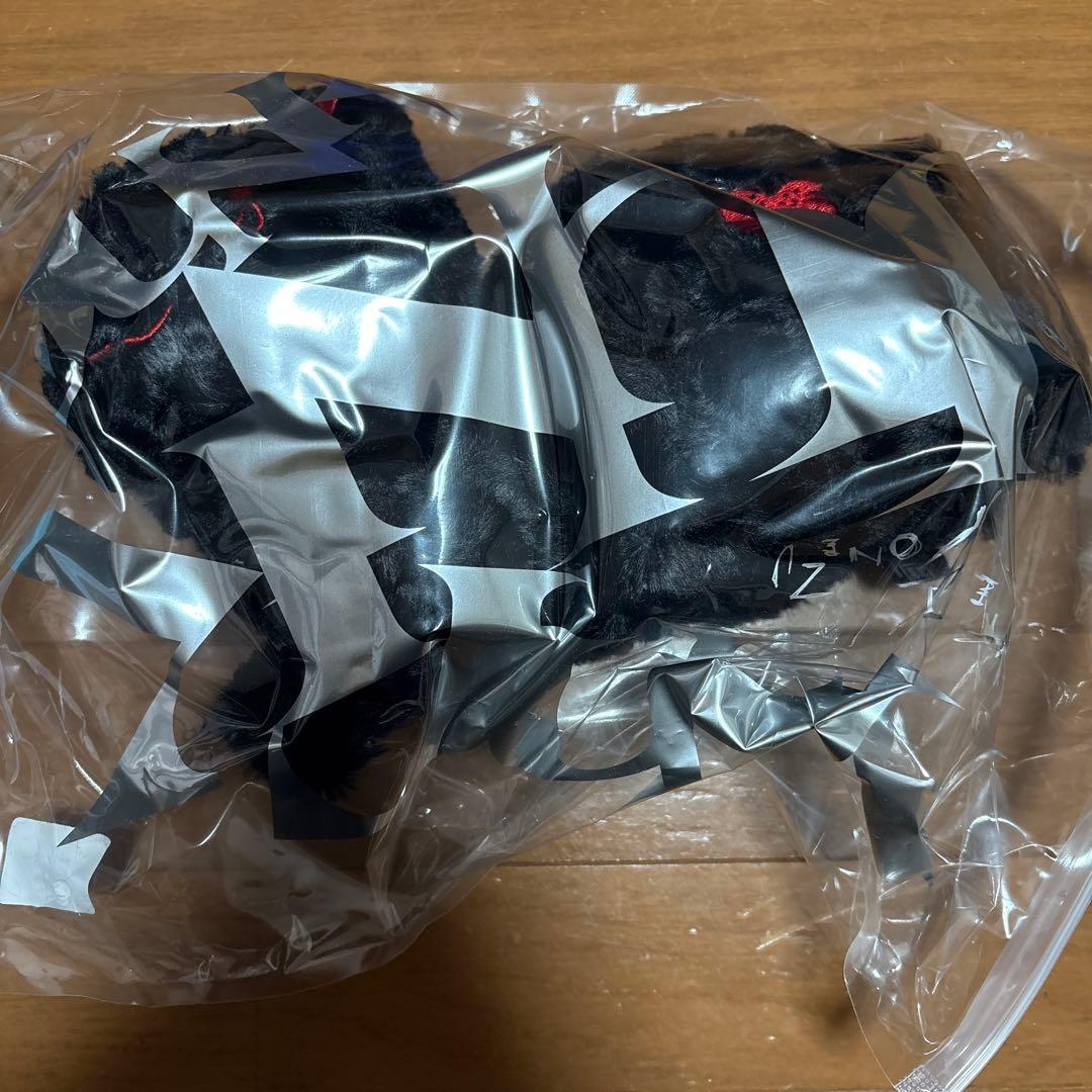 米津玄師　リイシューねこちゃん　BLACK AND RED