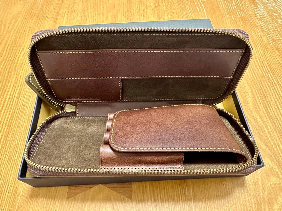 【完売品】バハギア ペンケース プエブロ グリージオ ラウンドジップオ