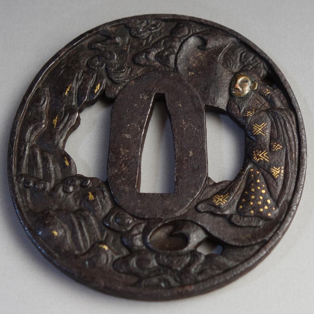 【 銅象嵌 岩窟賢人巻物図鍔 】 鍔 鐔 鉄地 刀装具 日本刀 武具 骨董