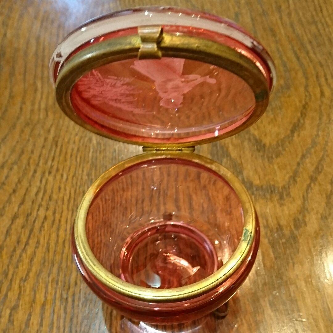 特別価格中！アンティーク、骨董市で購入の美しいゴ−ルドピンクの蓋物