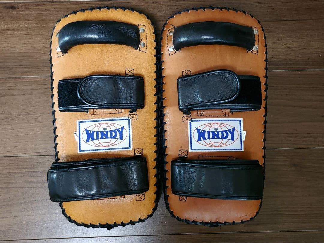 WINDY キックミット ブラウン/ブラック ２個セット