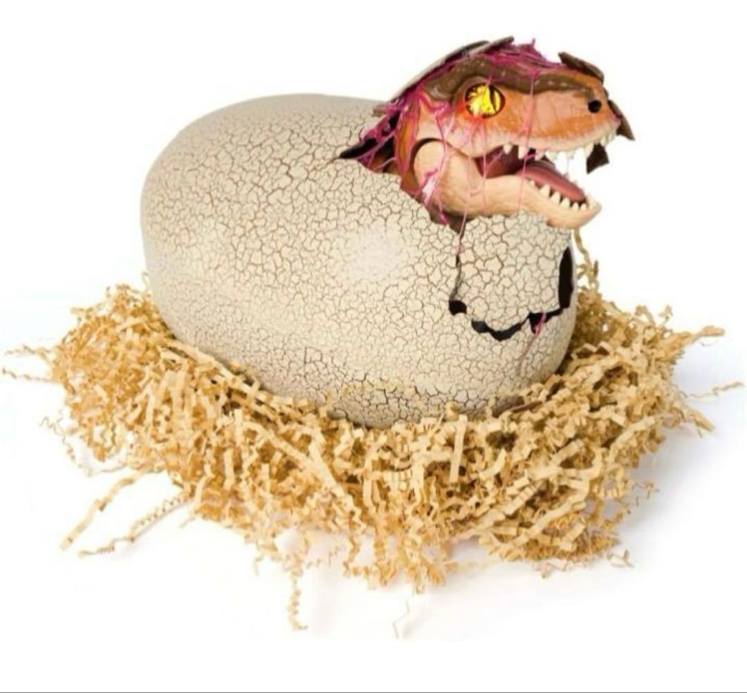 新品　うまれてウーモ　ジュラシックワールド　Ｔ−レックスエッグ