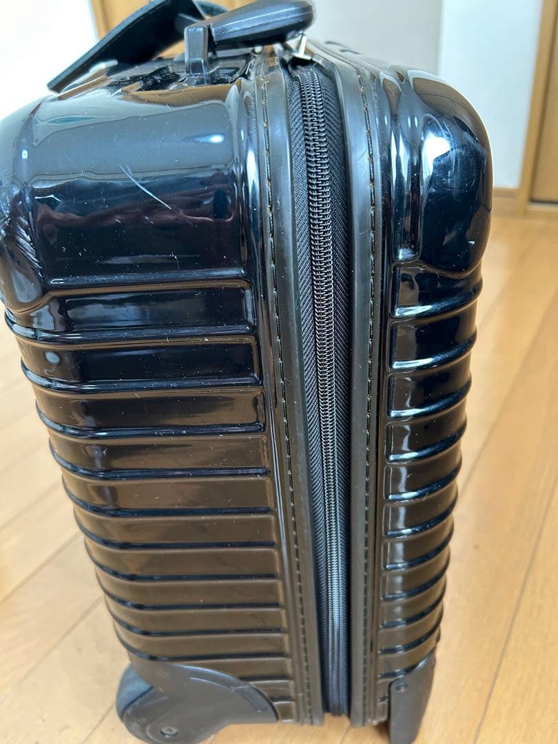 リモワ　サルサデラックス　ブラック　23L 機内持込可