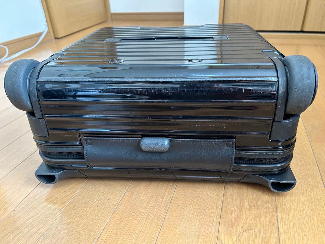 リモワ　サルサデラックス　ブラック　23L 機内持込可