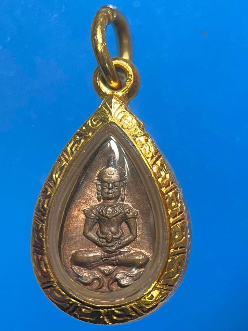 タイのお守り　ルアンプートー（หลวงปู่โต๊ะ）プラクルアンบัตรอยู่ไทย