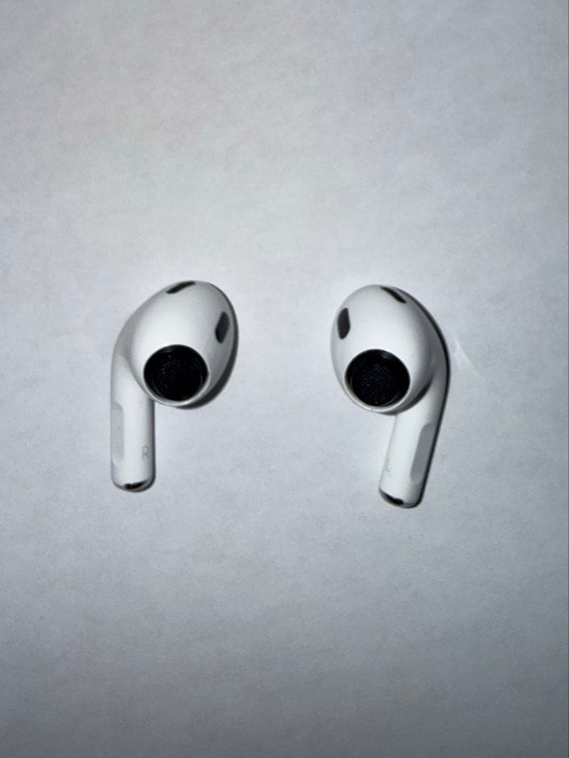 Apple AirPods Pro 2 Lightning azla付き