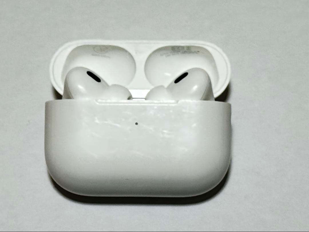 Apple AirPods Pro 2 Lightning azla付き