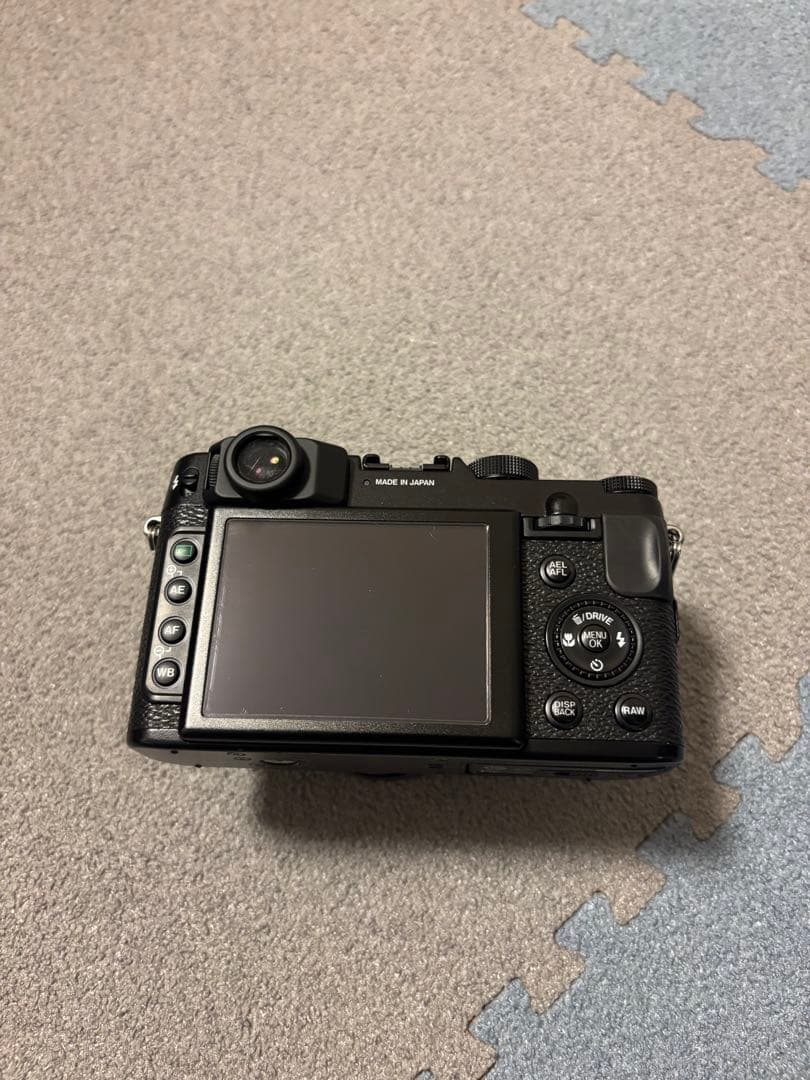 FUJIFILM X10 デジタルカメラ