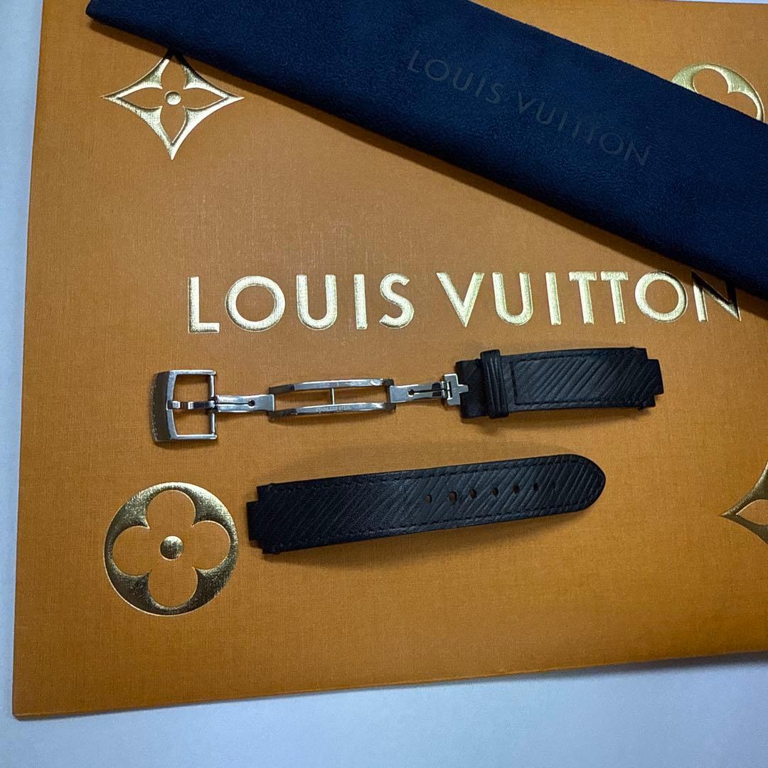 現行モデル　ルイヴィトン　時計　ベルト　エピ　最新のバックル付き