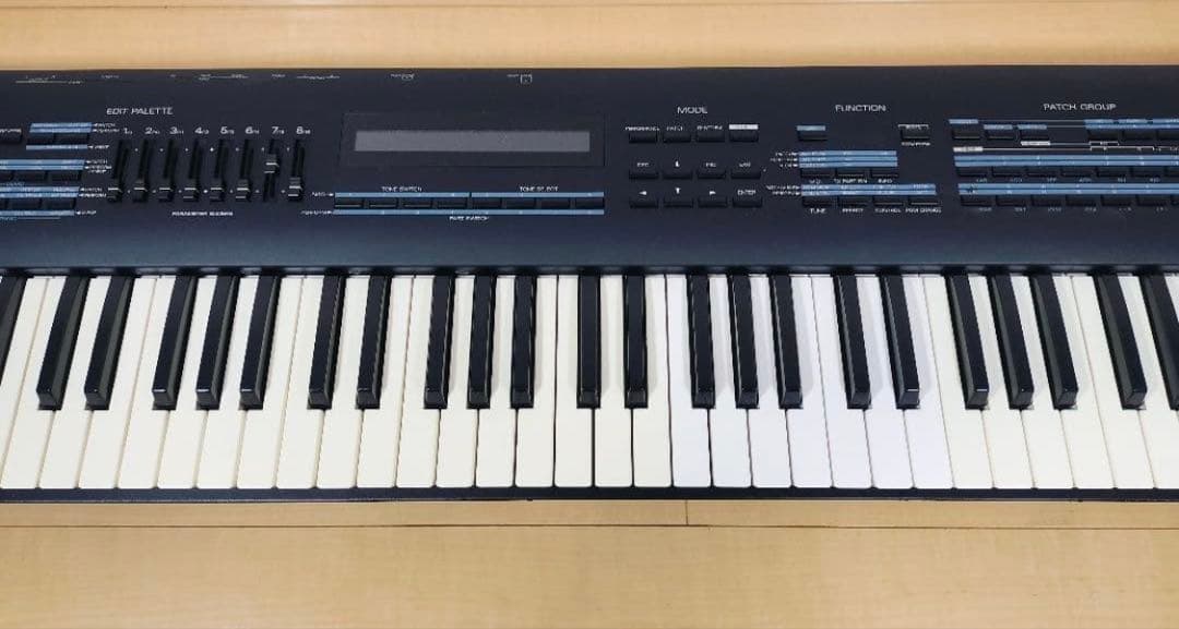 Roland JV-90 シンセサイザー