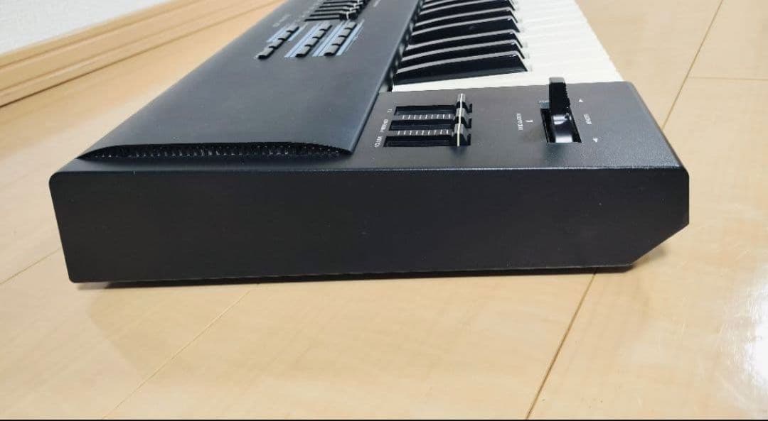 Roland JV-90 シンセサイザー