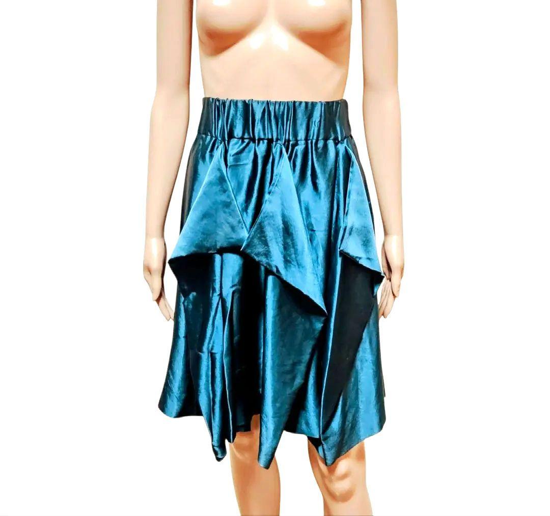 美品 ヴィヴィアンウエストウッド フレアスカート サテン 個性的 1033