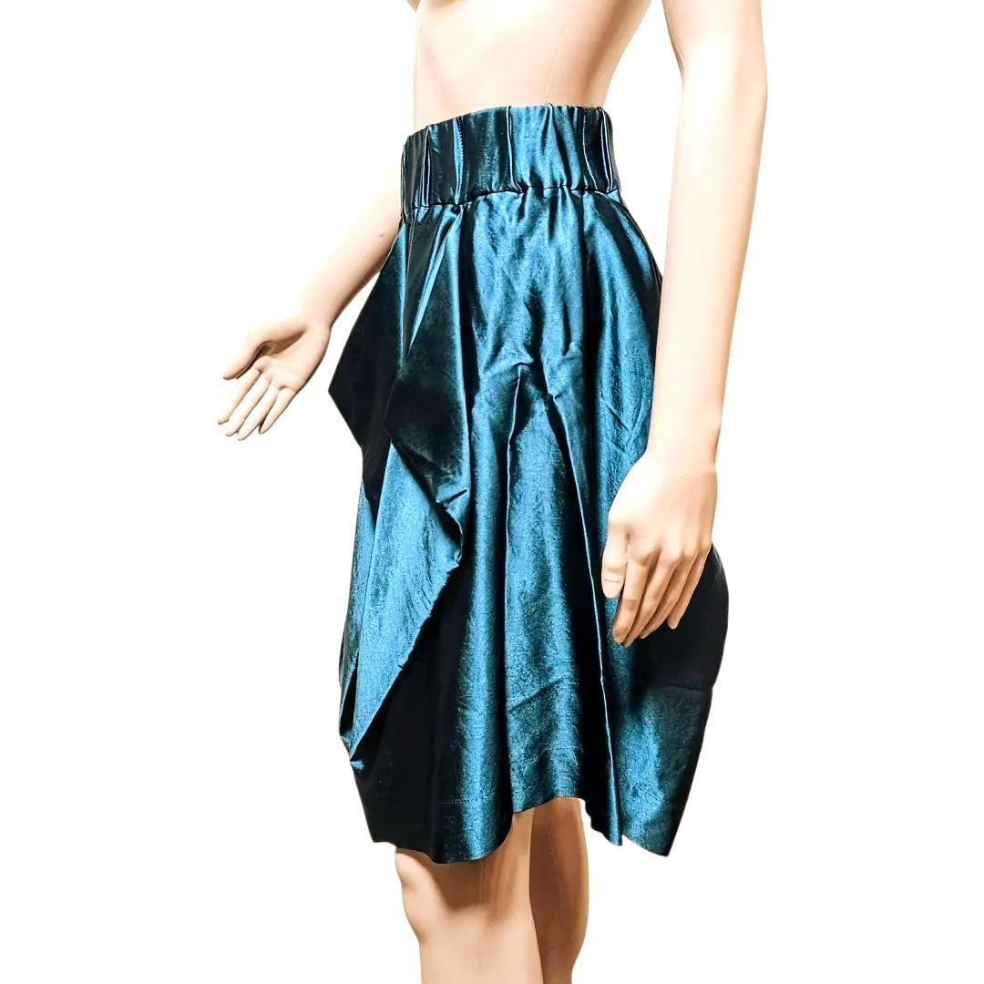 美品 ヴィヴィアンウエストウッド フレアスカート サテン 個性的 1033