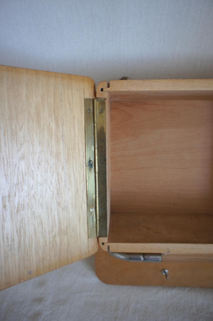 ウォールキャビネット　飾り棚　ブロカント　フレンチ　フランスアンティーク