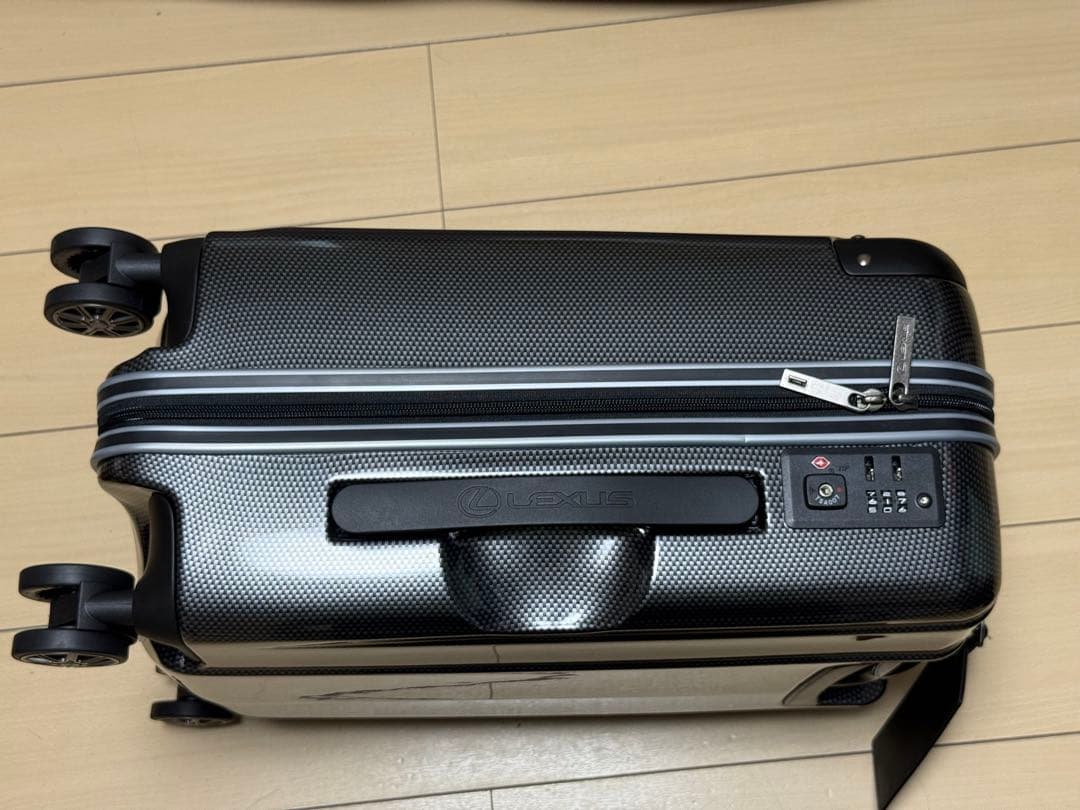 Lexus キャリーケース　機内持ち込み