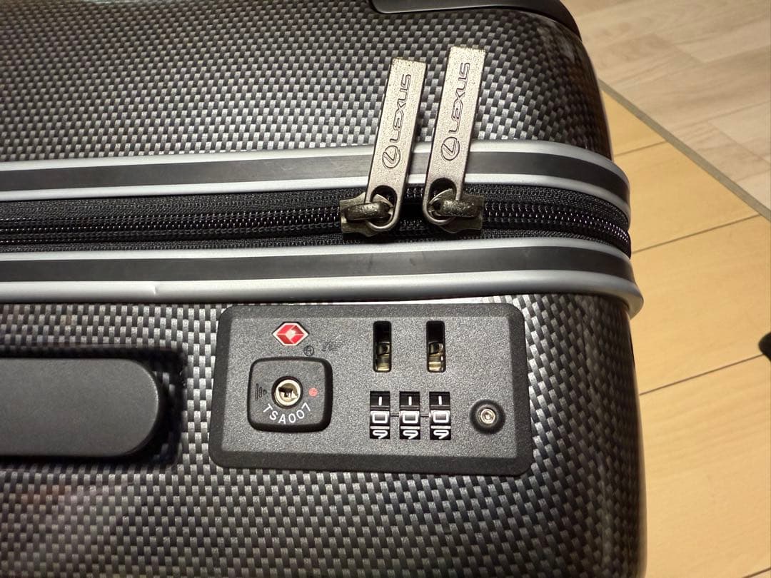 Lexus キャリーケース　機内持ち込み