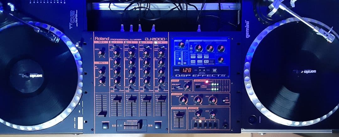 DJミキサーROLAND DJ-2000