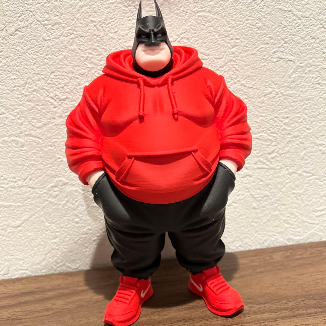 バットマン フィギュア NIKE スニーカー 赤パーカー ストリート風