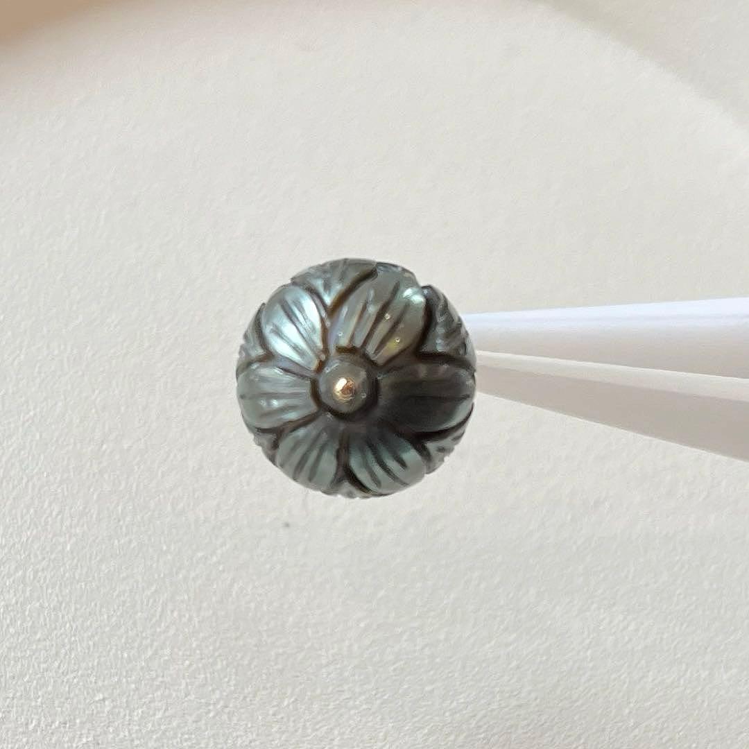 Kaya様ご予約品＊黒蝶&あこやカービング&ブルーフローライト&MOPカービング