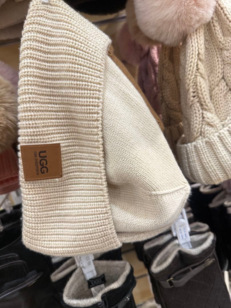 【日本未発売】新品未使用正規品‼️UGG チャンキー　リブ　ビーニー