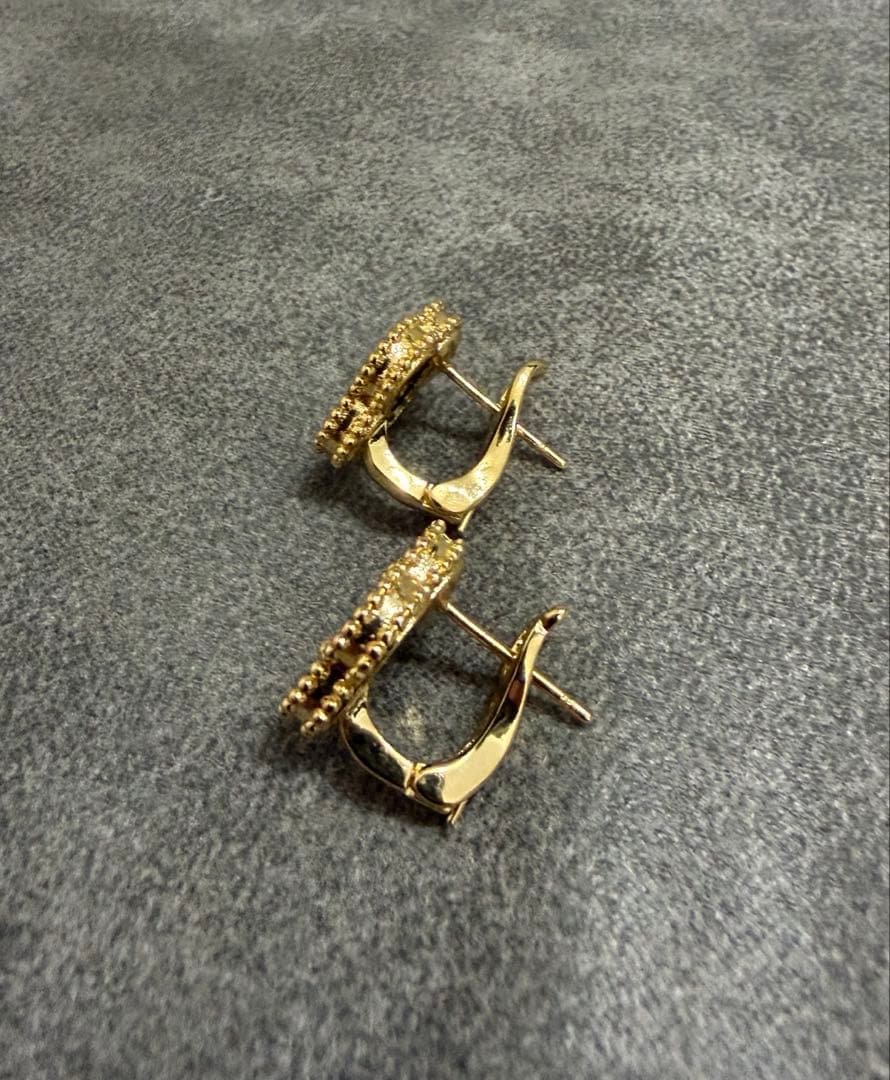 クローバー ピアス オニキス ゴールド