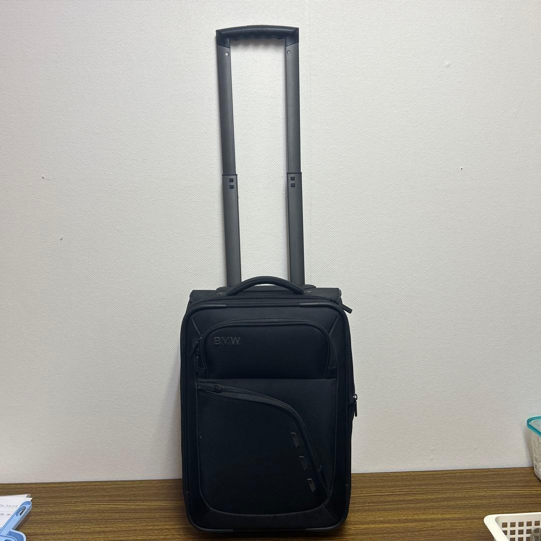 BMW ブラックキャリーケース 伸縮式ハンドル付き　スーツケース