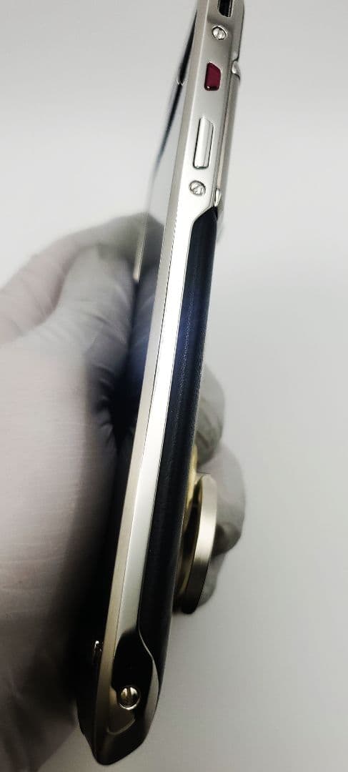 年末限定。高級携帯電話Vertu Signature Touch 美品。訳あり品