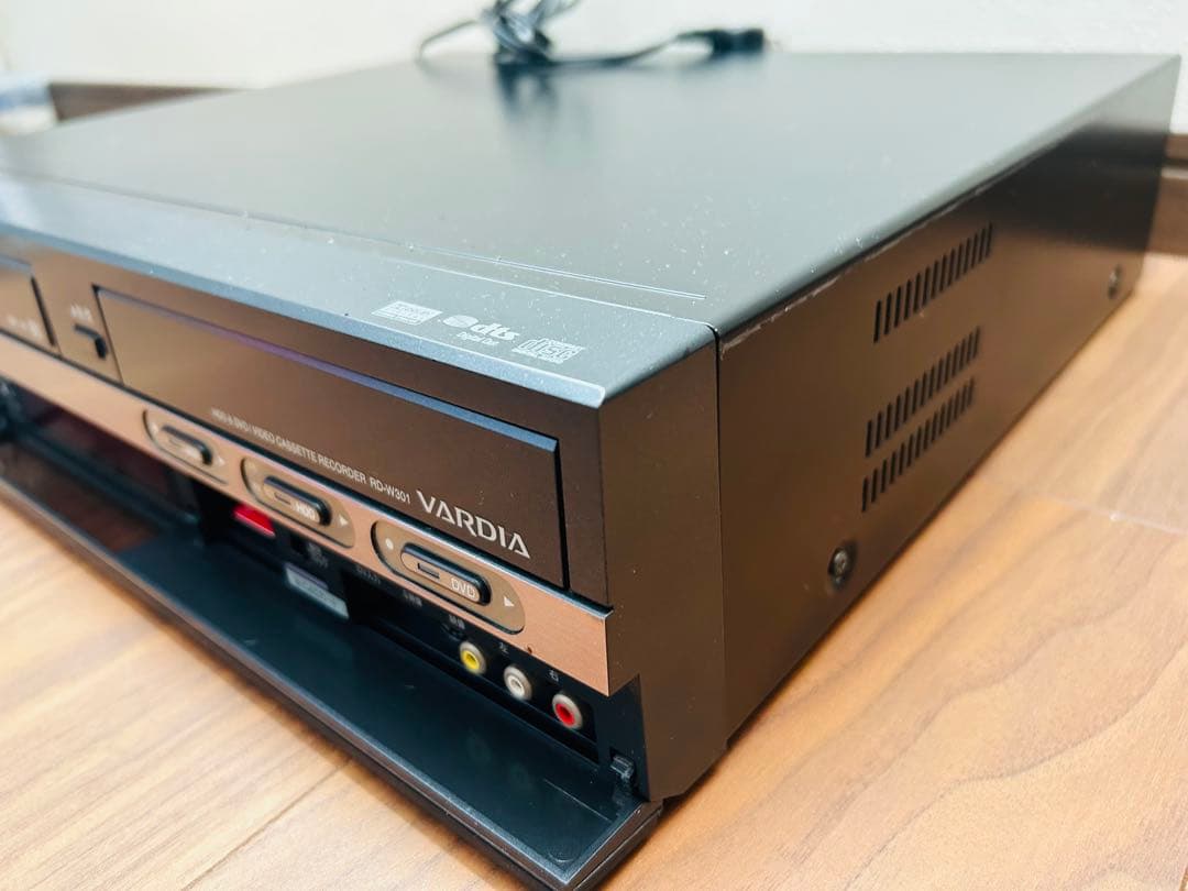 TOSHIBA VTR一体型HDD&DVDビデオレコーダーRD-W301