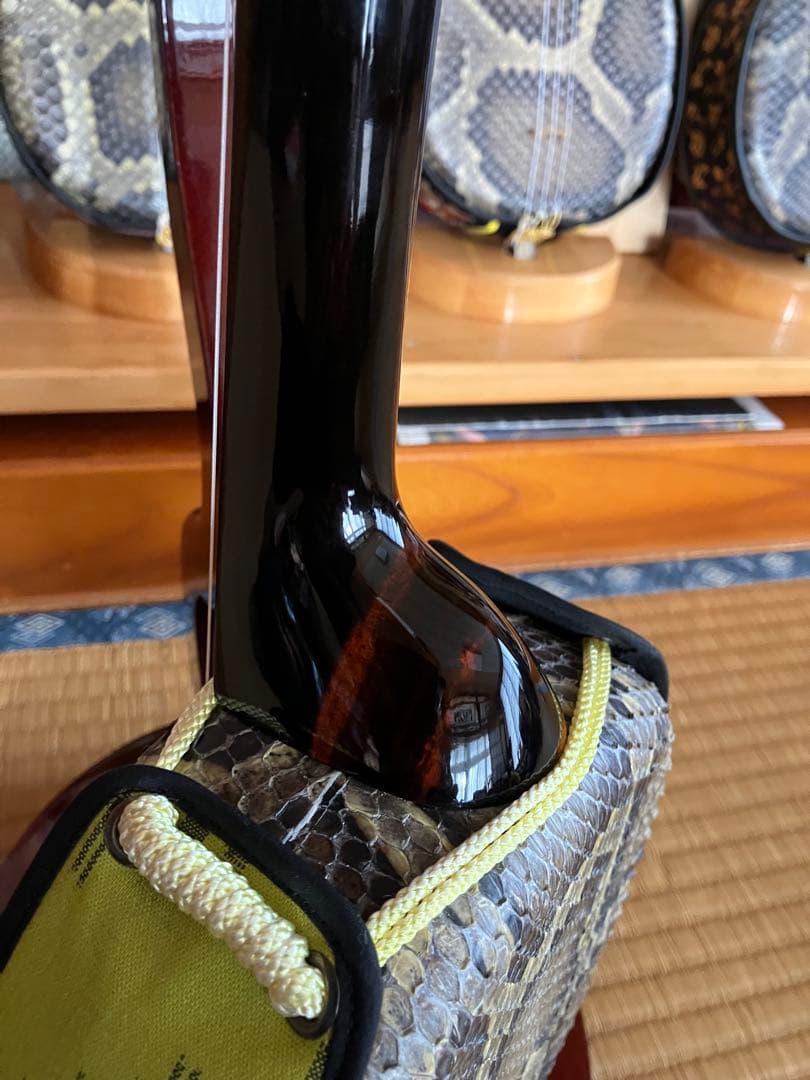 沖縄三線貴重本島産クルチ与那城型本皮一枚張りスンチ塗り期間限定出品