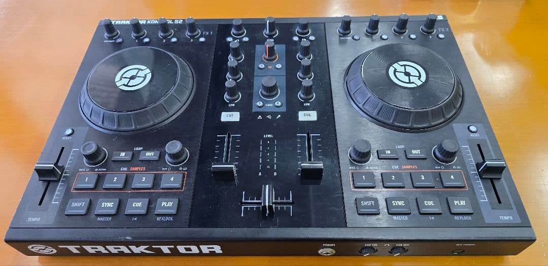 TRAKTOR　Control　s2mk1