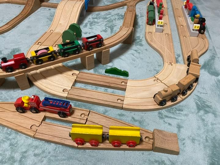 値引き応相談・木のレールセット+列車セット