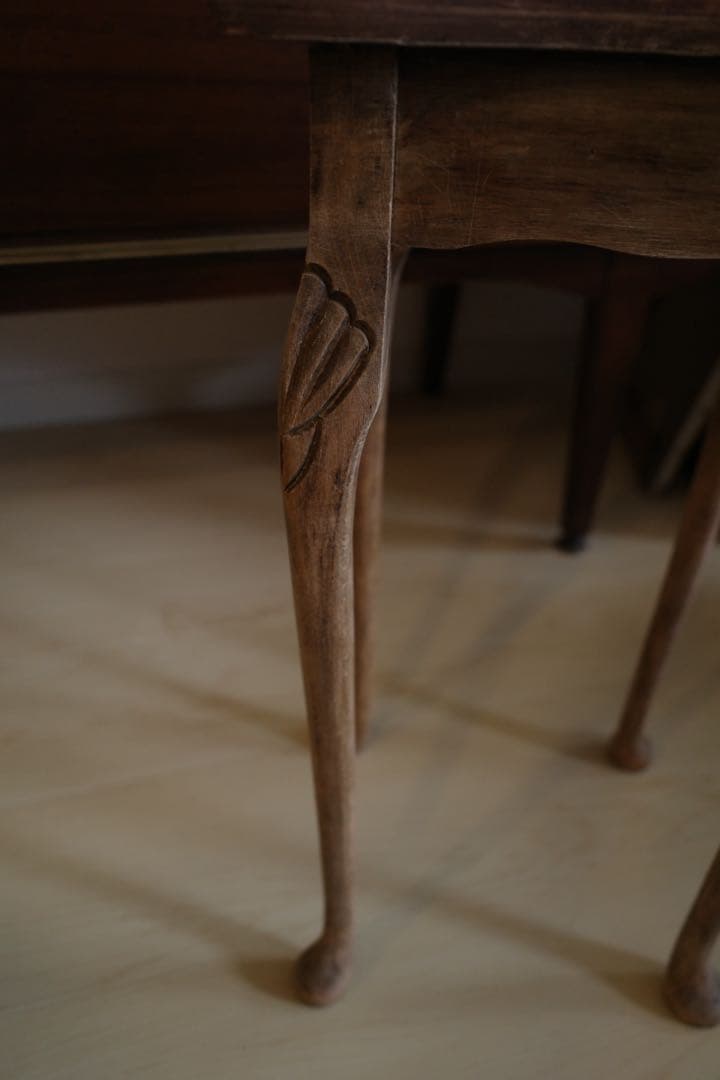 ヴィンテージ家具　ヨーロッパ　サイドテーブル 花台 コンソールテーブル