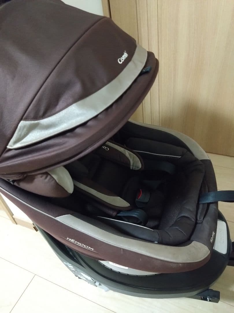 早い者勝ち！Combi ISO-FIX 車用チャイルドシート ブラウン