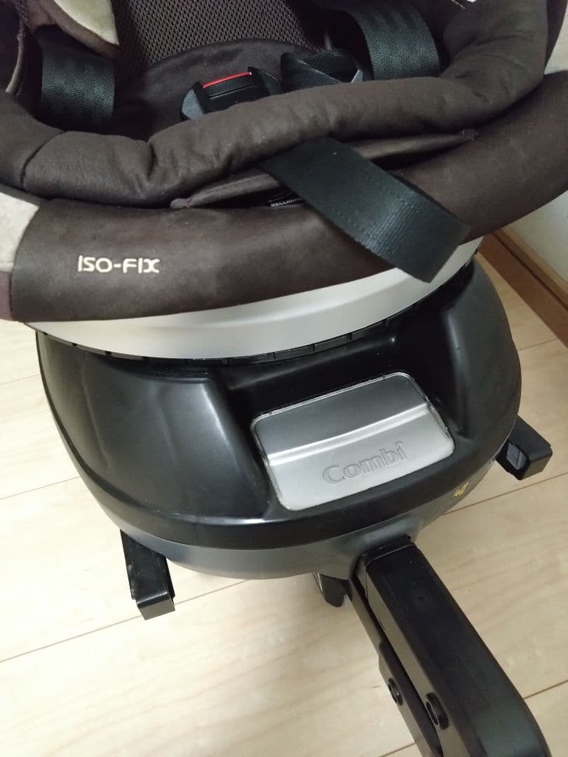 早い者勝ち！Combi ISO-FIX 車用チャイルドシート ブラウン