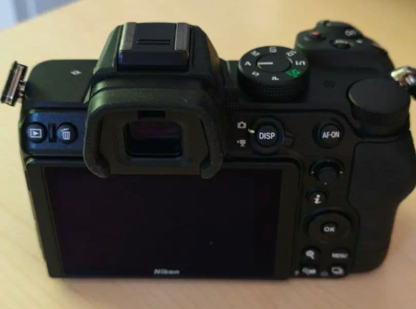 Nikon Z 5 ミラーレス一眼カメラ 本体