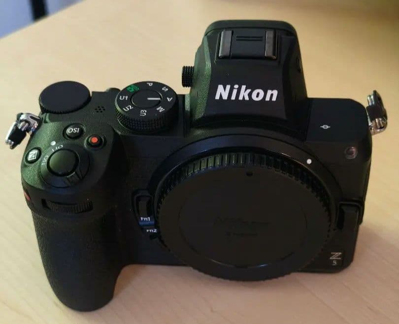Nikon Z 5 ミラーレス一眼カメラ 本体