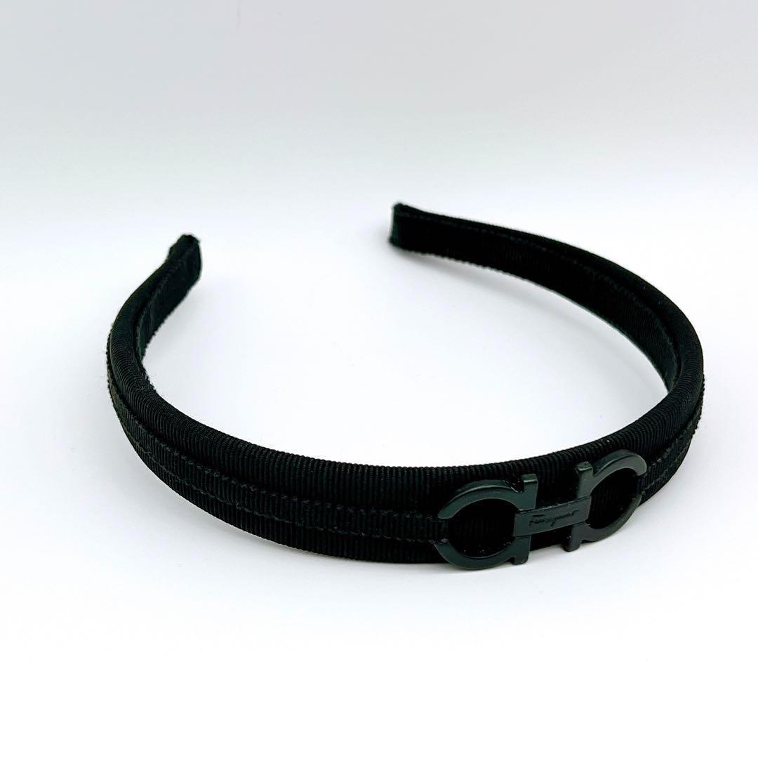 サルヴァトーレフェラガモ カチューシャ ガンチーニ 髪留め 　c580