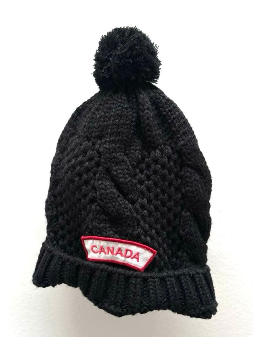 DSQUARED2 新品未使用　タグ付き　ブラックニット帽 ポンポン付き