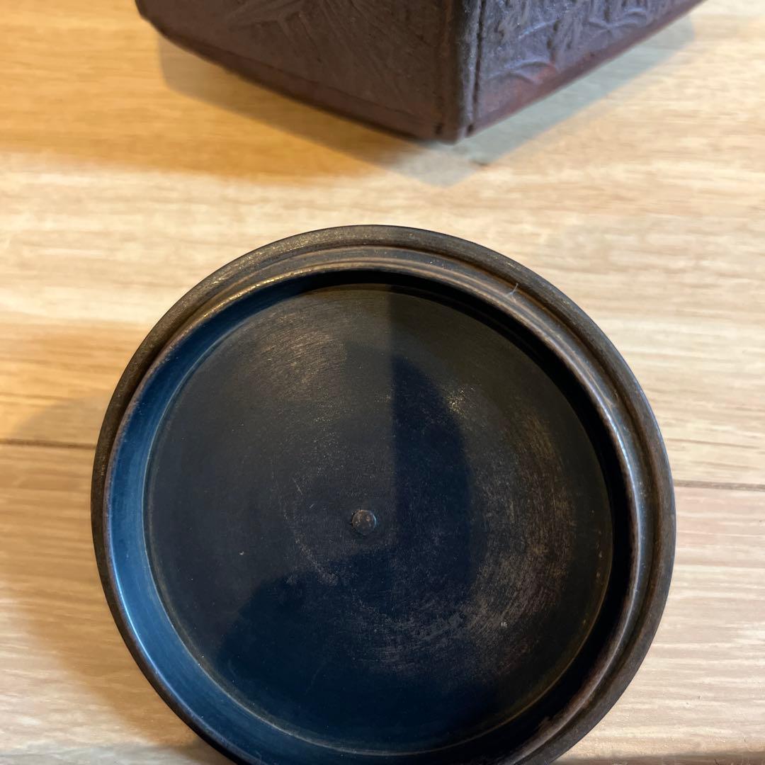 六角形 鋳鉄製鉄瓶 浮彫りデザイン